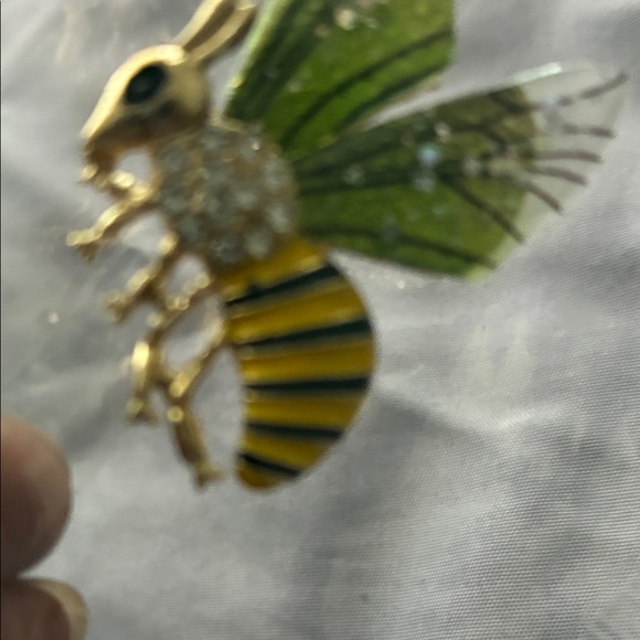 Gold and Green Bee Brooch - Picture 4 of 4